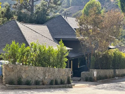 Modern Roofing Company Logo