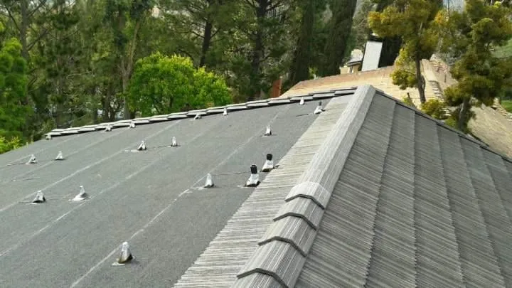 Slide of Modern Roofing Inc