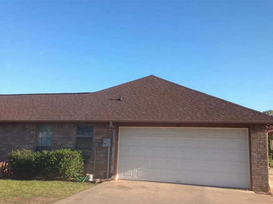 Reliable roof repair for fast service in Maud, TX by Modern Roofing