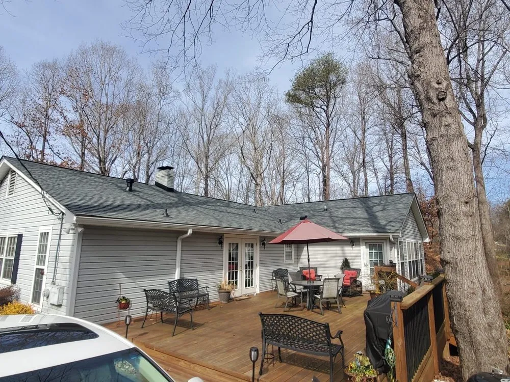 Slide of Molinas Home Repairs