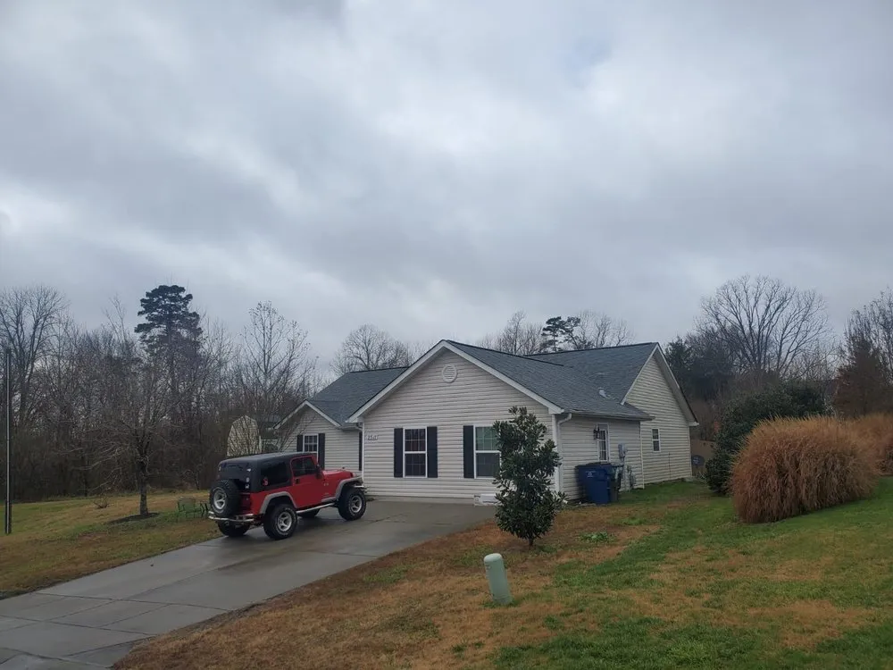 Slide of Molinas Home Repairs