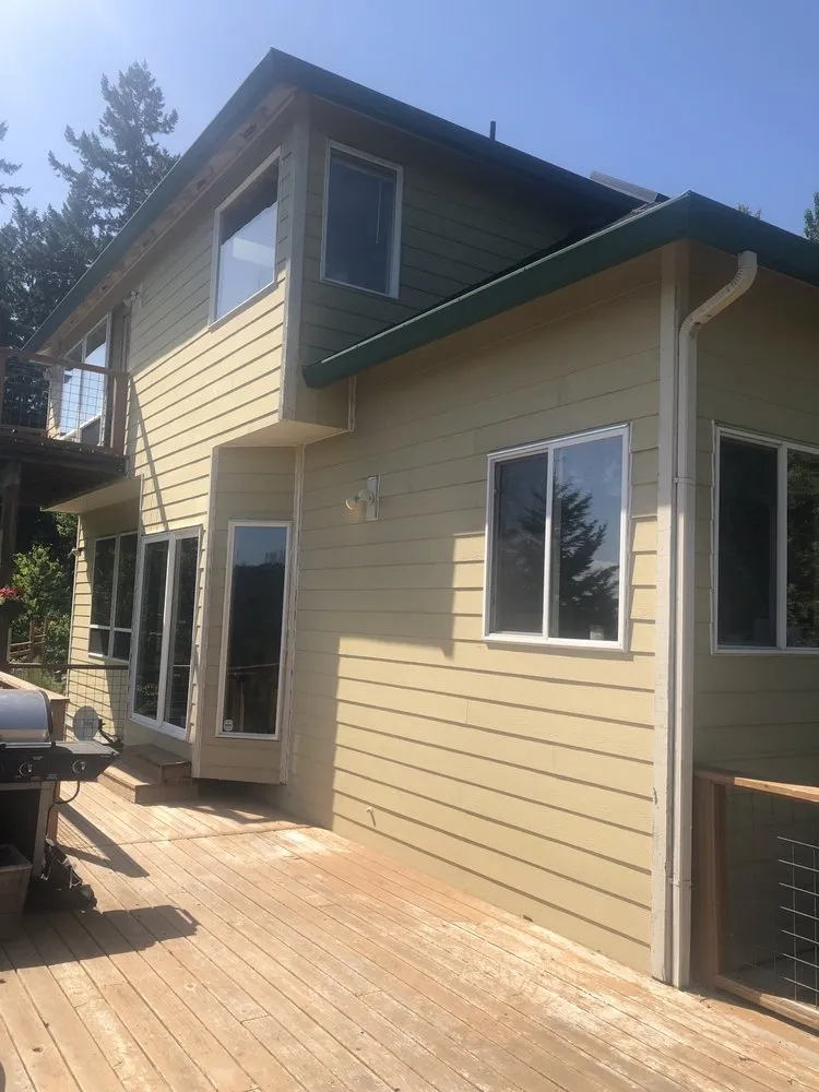 Slide of Molinas Painting & Construction