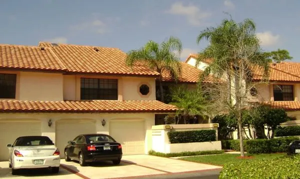 Molsbee Roofing Logo