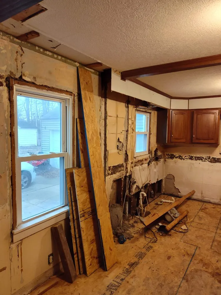 Slide of Mom & Pop Construction