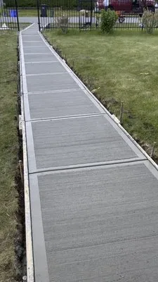 Momentum Builders Group Logo