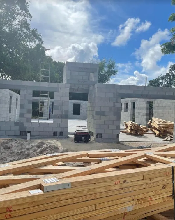 Slide of Mompie Construction Corp