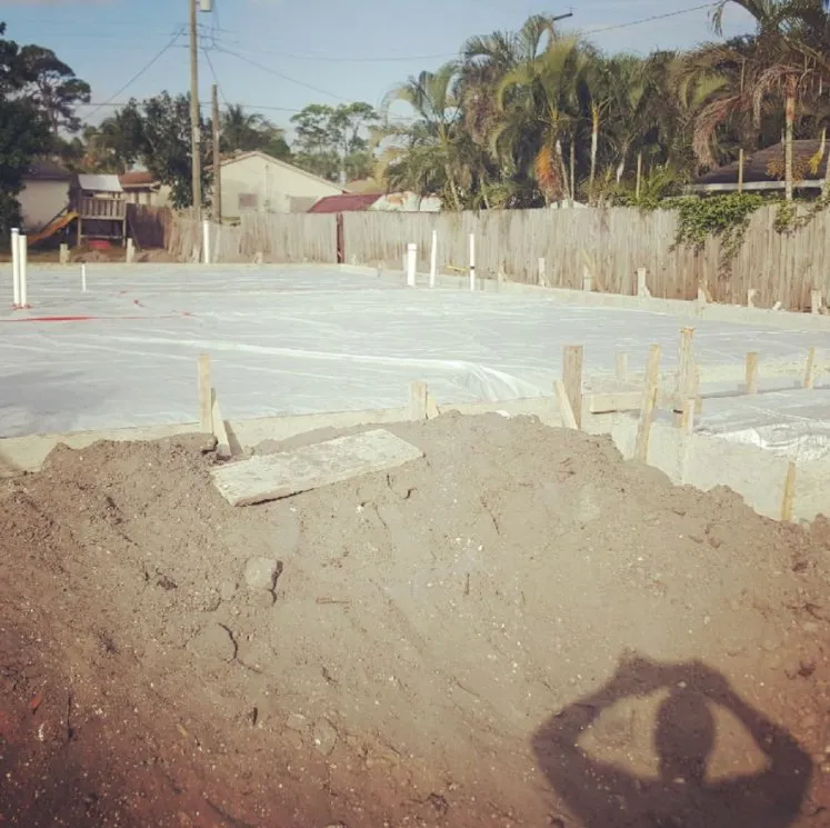 Slide of Mompie Construction Corp