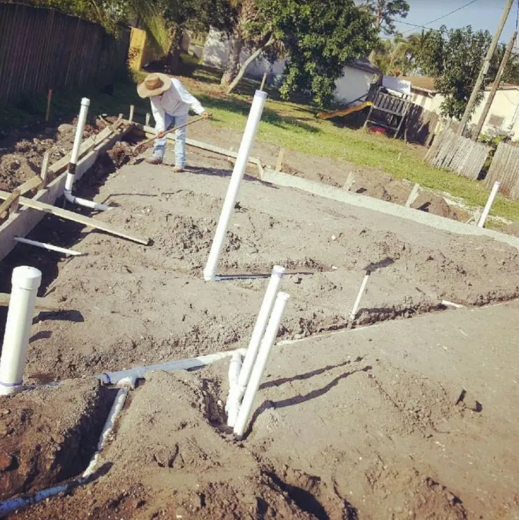 Slide of Mompie Construction Corp