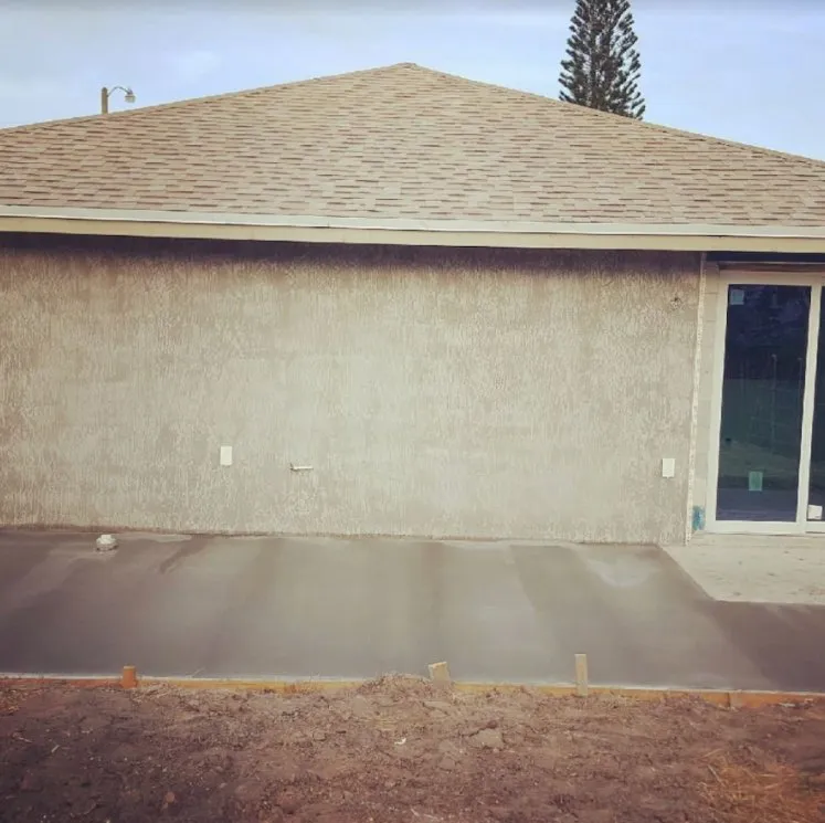 Slide of Mompie Construction Corp