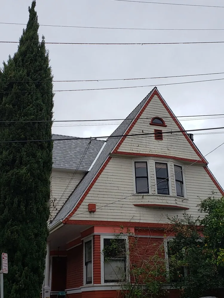 Slide of Monarca General Construction