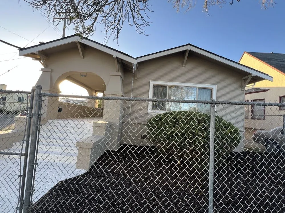 Slide of Monarca General Construction