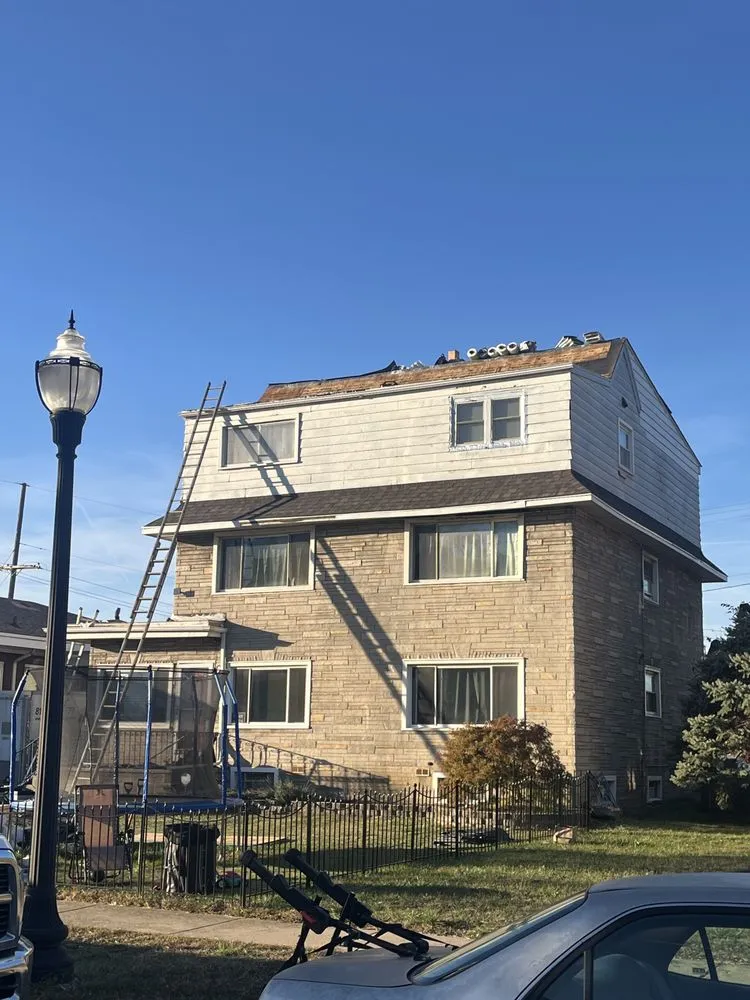 Slide of Monarca Roofing and Exteriors