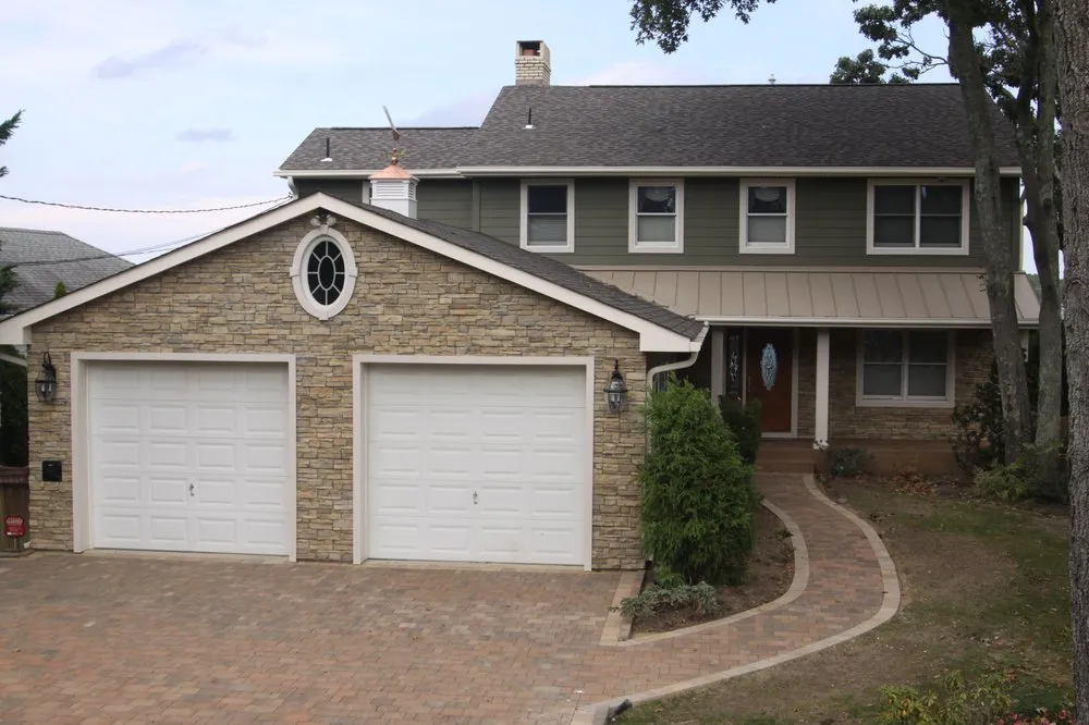 Slide of Monmouth Vinyl