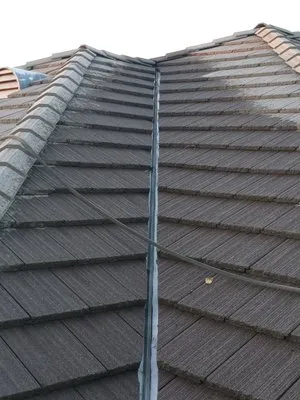 Montero Roofing Logo