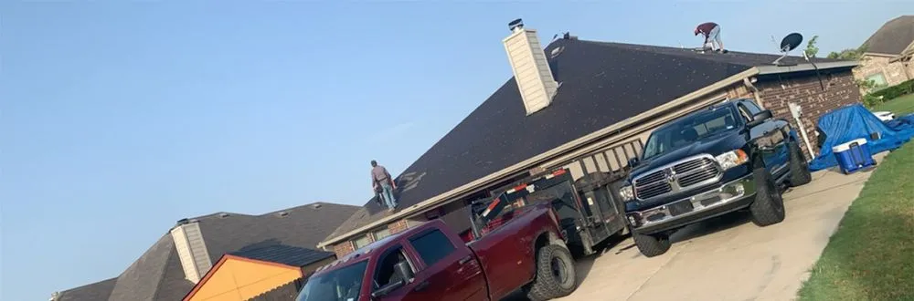 Slide of Monteros Roofing & Outdoors