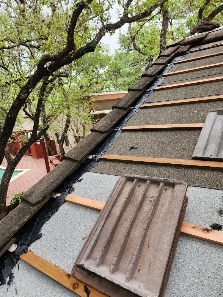 Slide of Montes Roofing & Construction