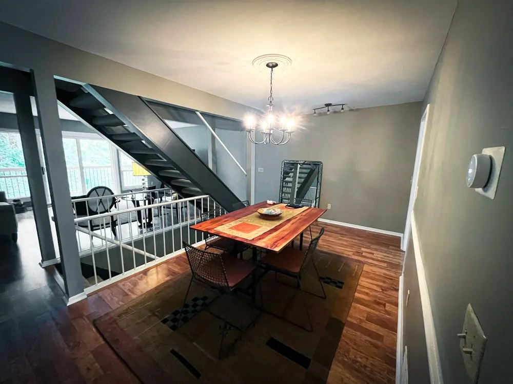 Slide of Moos Def Exteriors & Painting