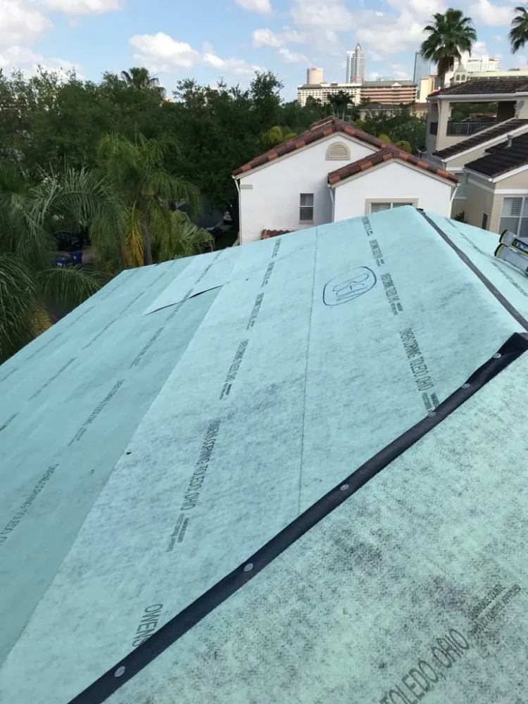 Slide of Moreno & Construction