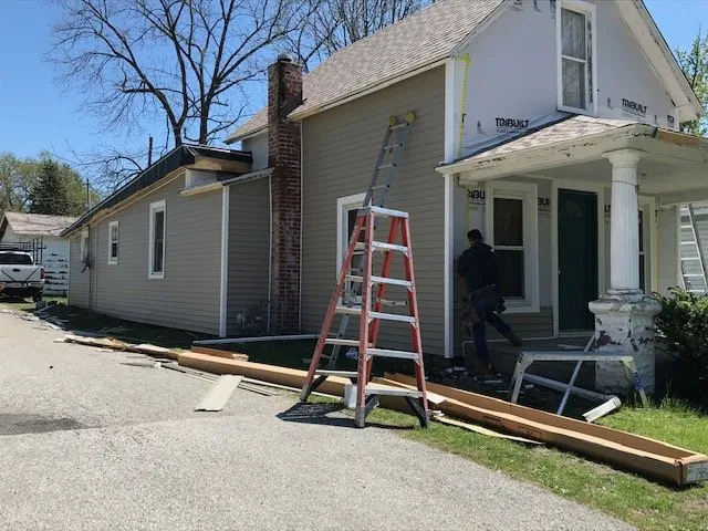 Slide of Moreno’s Roofing