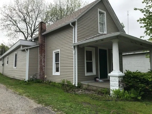 Slide of Moreno’s Roofing