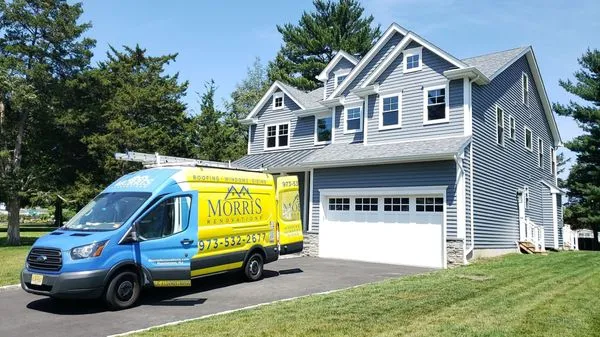 Morris Renovations Logo