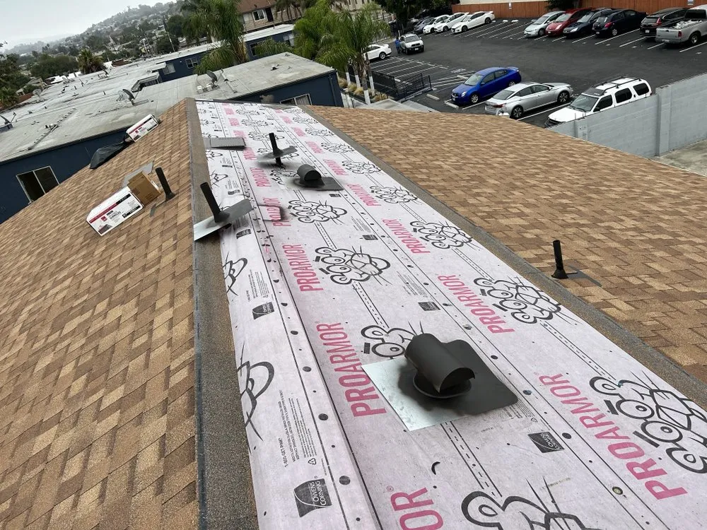 Slide of Mo's Professional Roofing