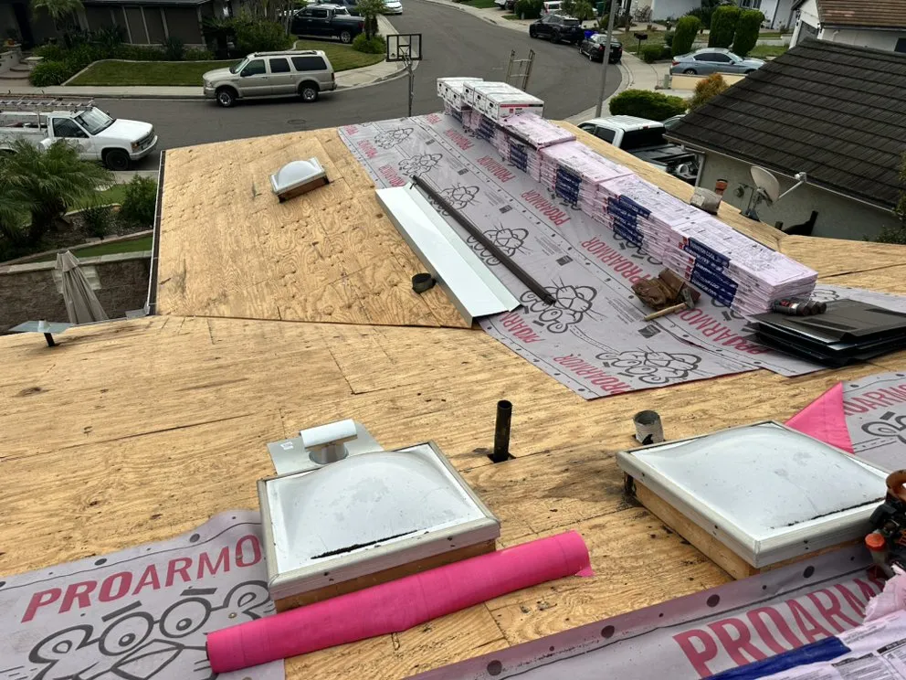 Slide of Mo's Professional Roofing