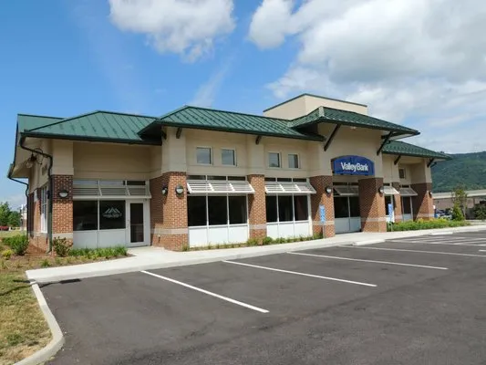 Mountain Roofing Logo