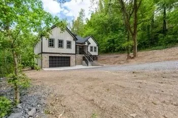 Slide of Moussa Enterprises Roofing