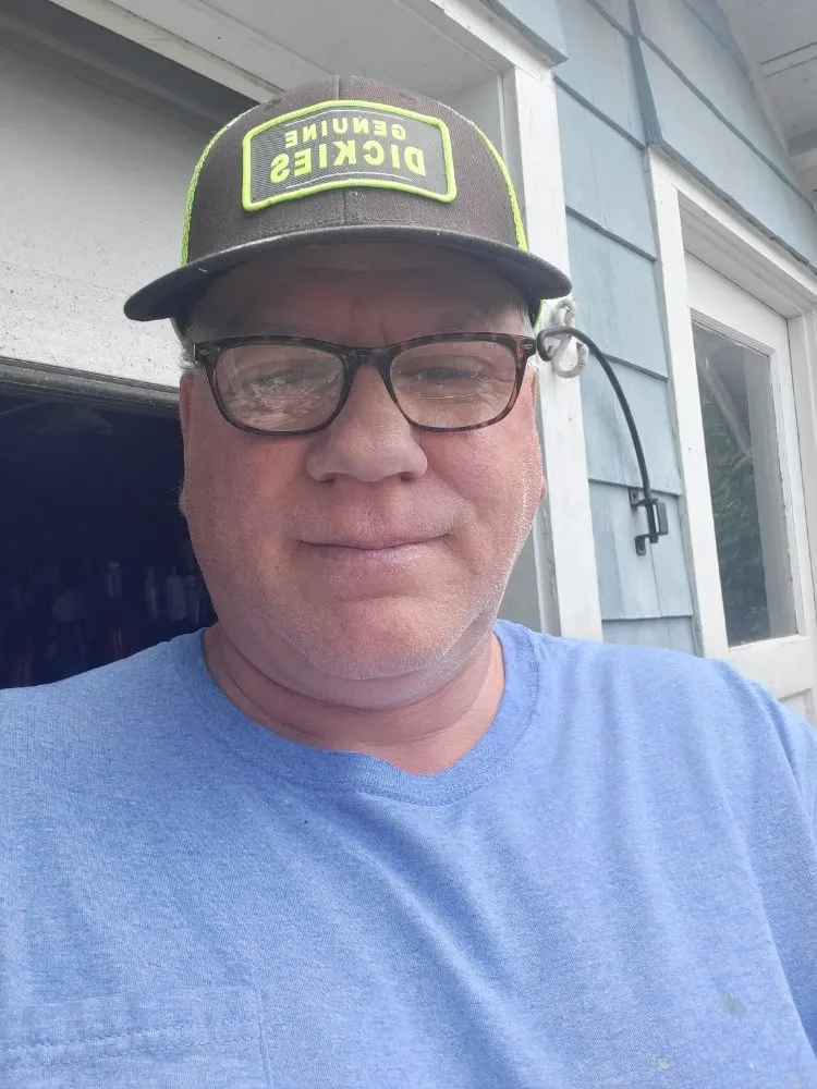 Expert shingle roofing service for fast service in Fonda, NY by Mr Flips General Contracting And Lawn Care Services