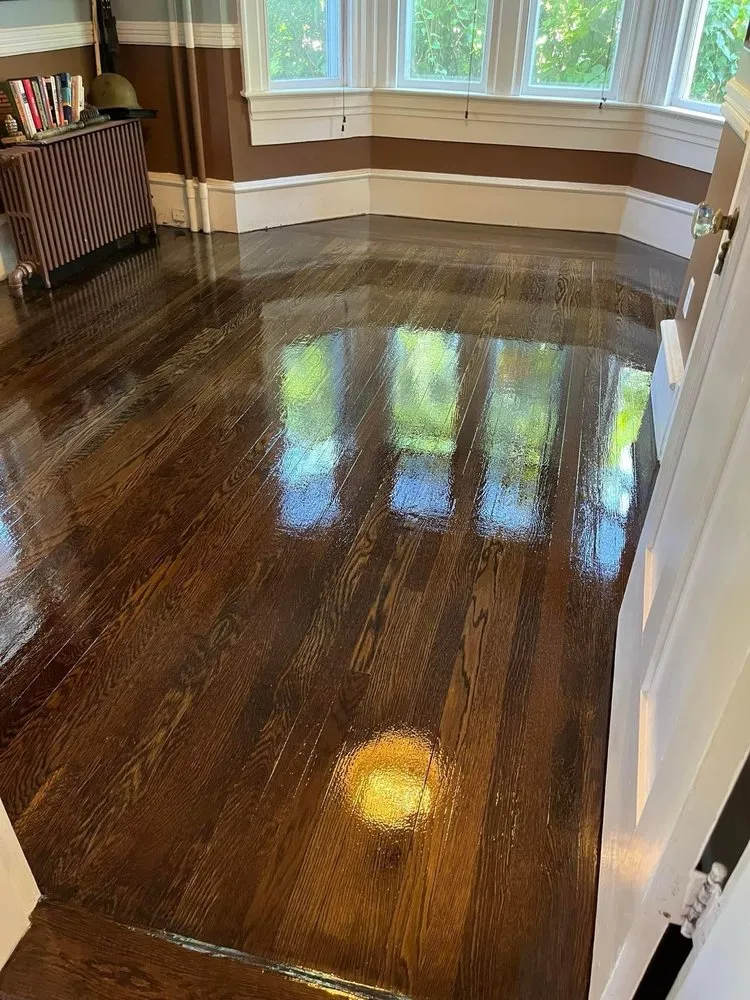 Slide of Mr Good Services