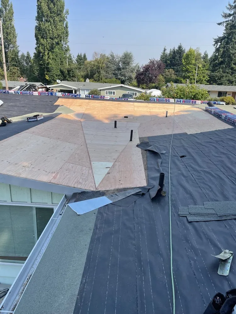 Slide of Mr Mendoza Roofing