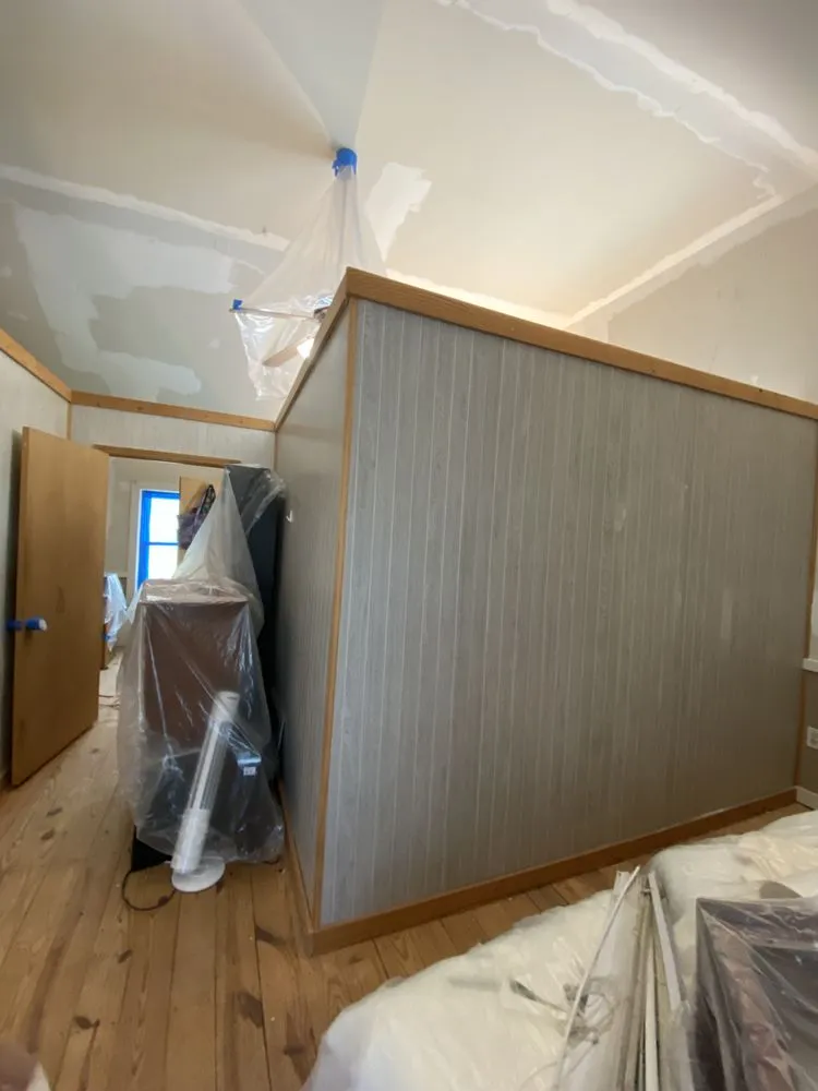 Slide of MR Roofing & Painting