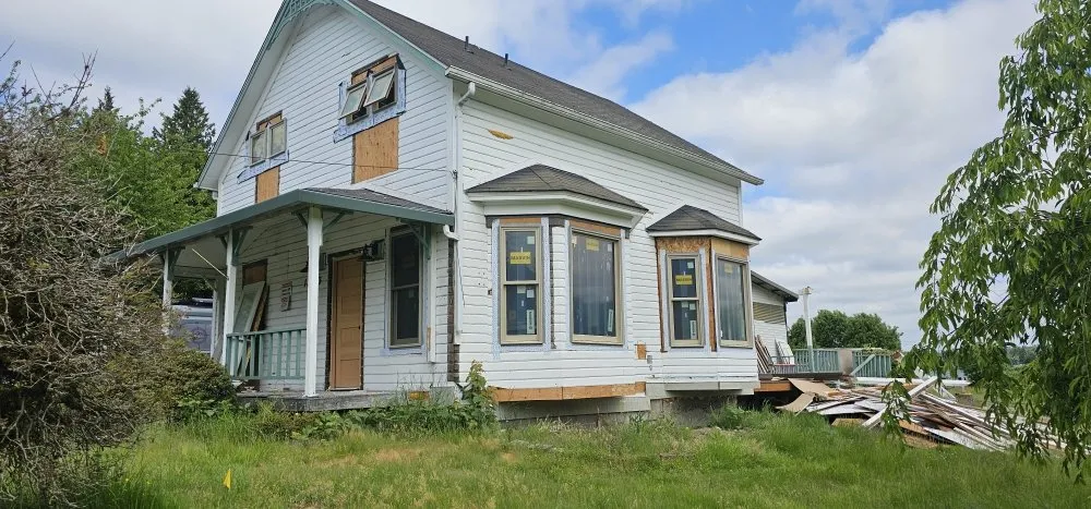 Slide of Mr Roofing and Home Services