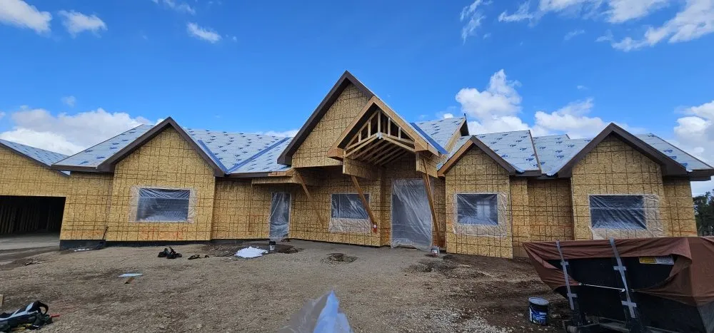 Slide of M&R Roofing