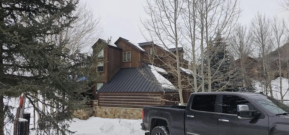 Slide of M&R Roofing