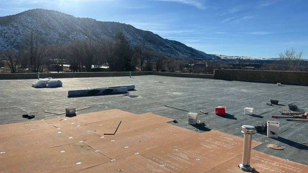 Slide of M&R Roofing