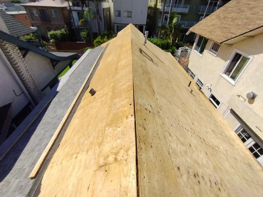 Emergency roof replacement experts serving sun valley , CA - Mr Roofing Specialist
