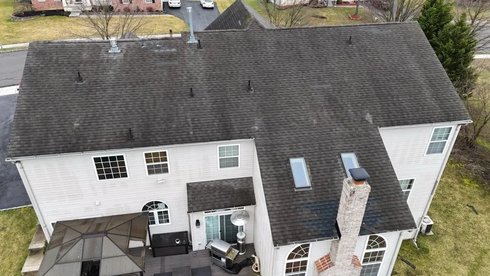 Slide of M&R Roofing