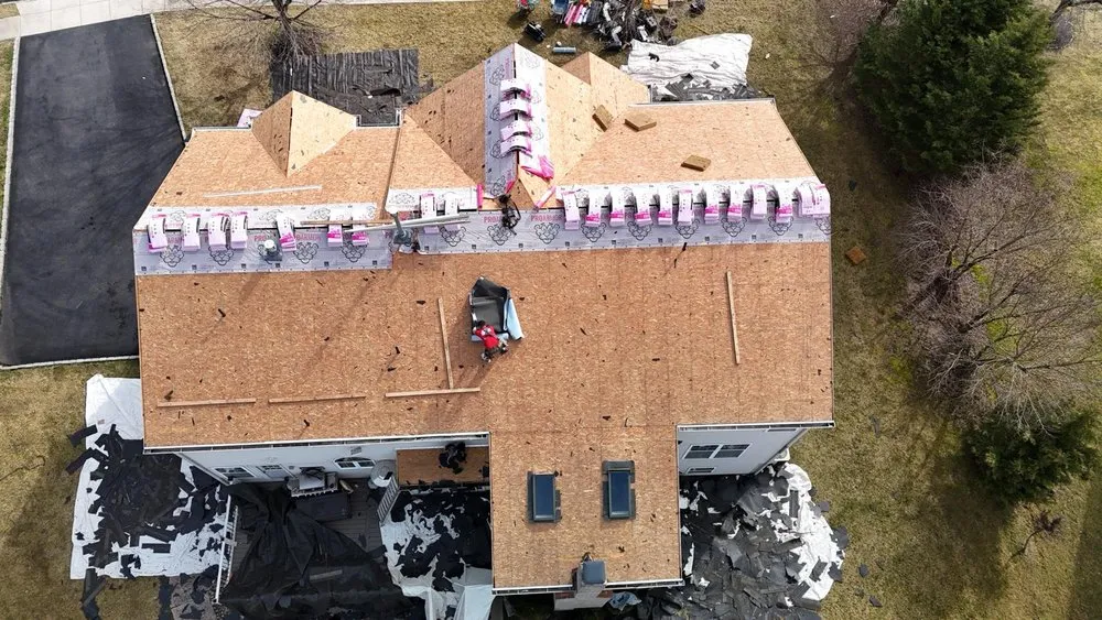 Slide of M&R Roofing