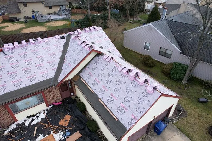 Slide of M&R Roofing