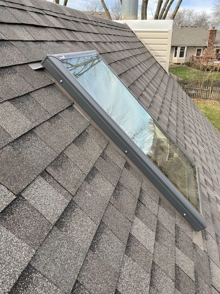 Slide of Mr Telhas Roofing