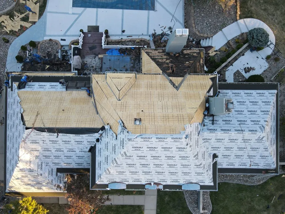 Slide of Mr Telhas Roofing