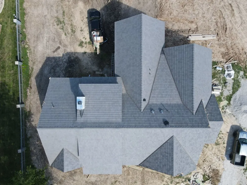 Slide of Mr Telhas Roofing