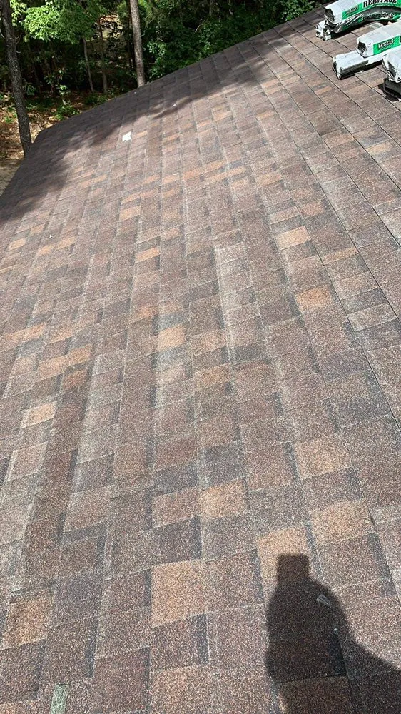 Slide of Márquez Roofing