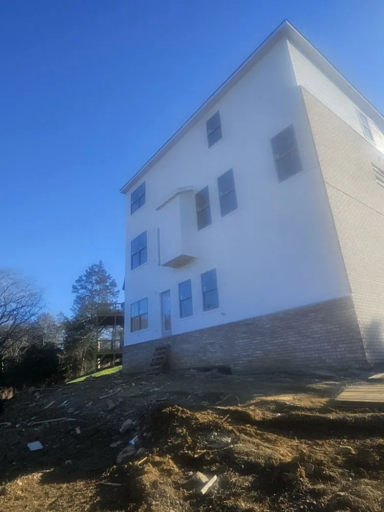 Slide of Máster Roofing