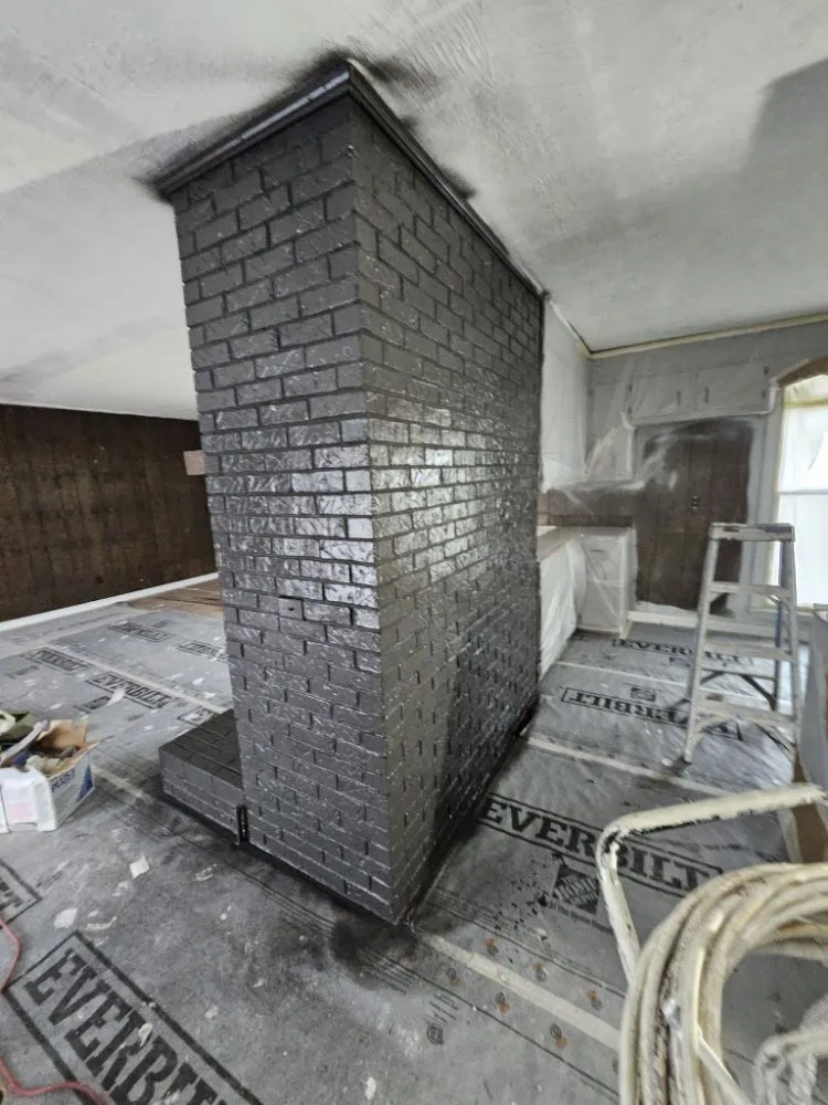 Slide of Máster Roofing