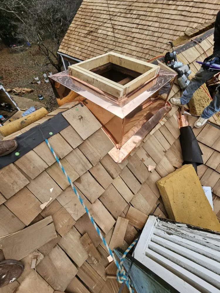 Slide of Máster Roofing