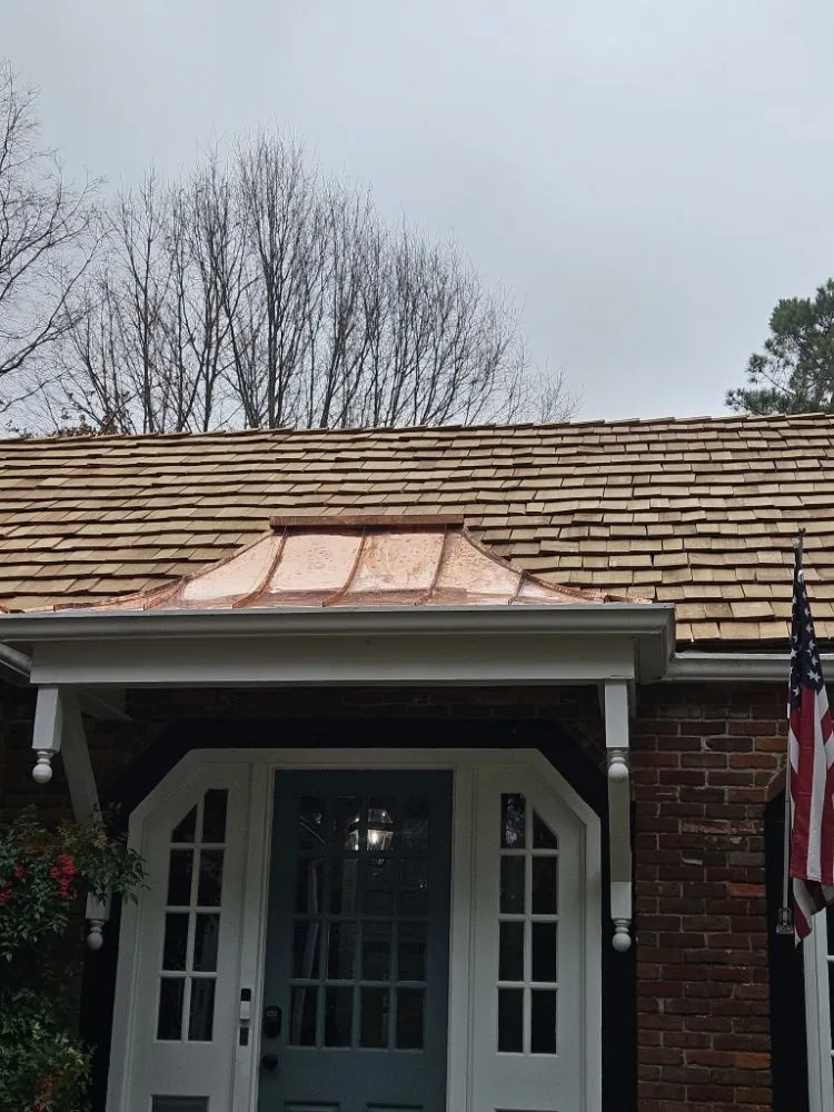 Slide of Máster Roofing