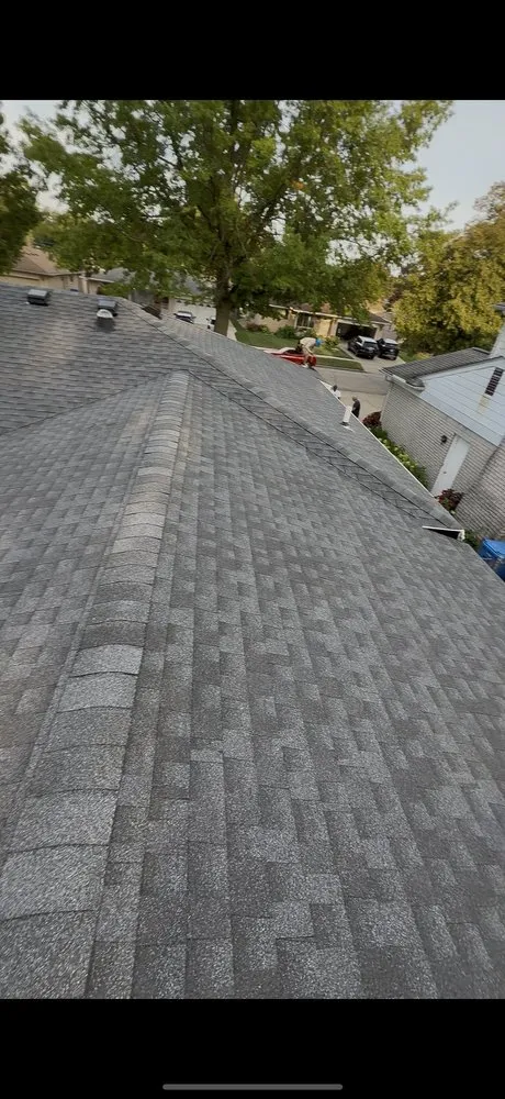 Slide of Máster Roofing More